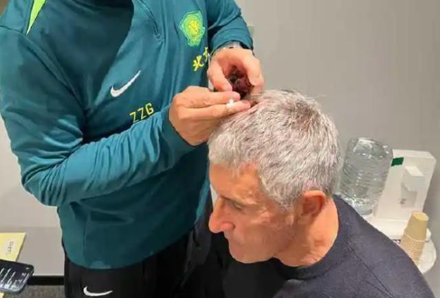 媒体原创, om, 我回到更衣