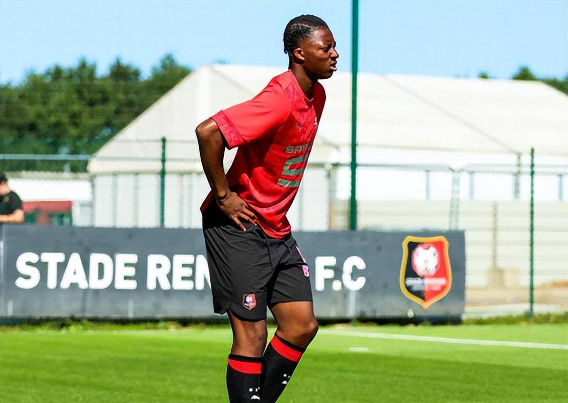 身体优势明, 年轻中锋