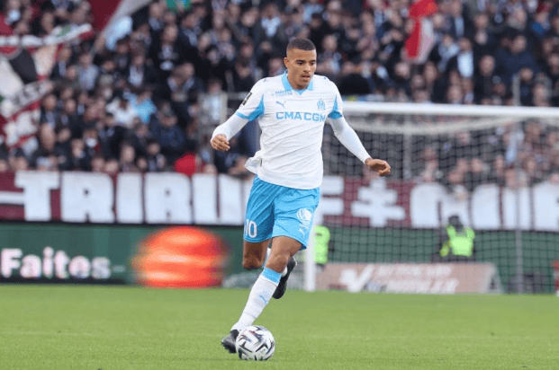 和U, 一个月前表