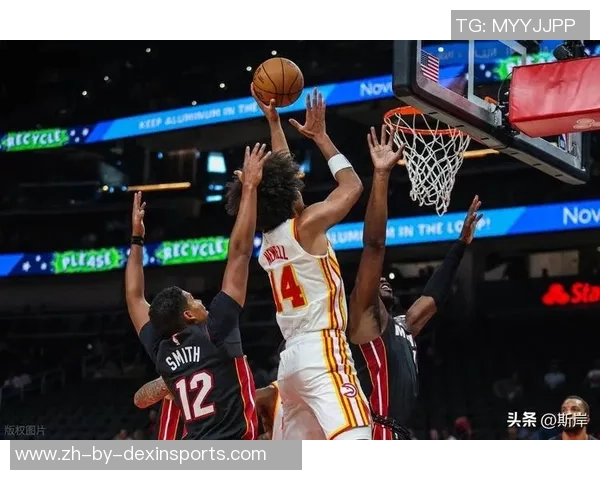 回顾2004年NBA常规赛火箭对阵老鹰的精彩对决，重温经典瞬间与赛场激情